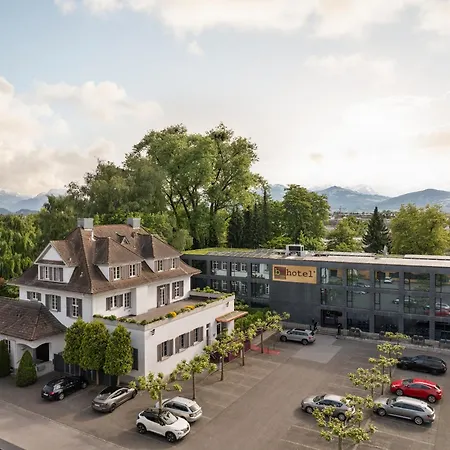 B-smart Hotel