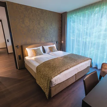 Hotel B-smart 4*
