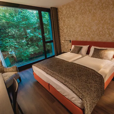 Hotel B-smart 4*